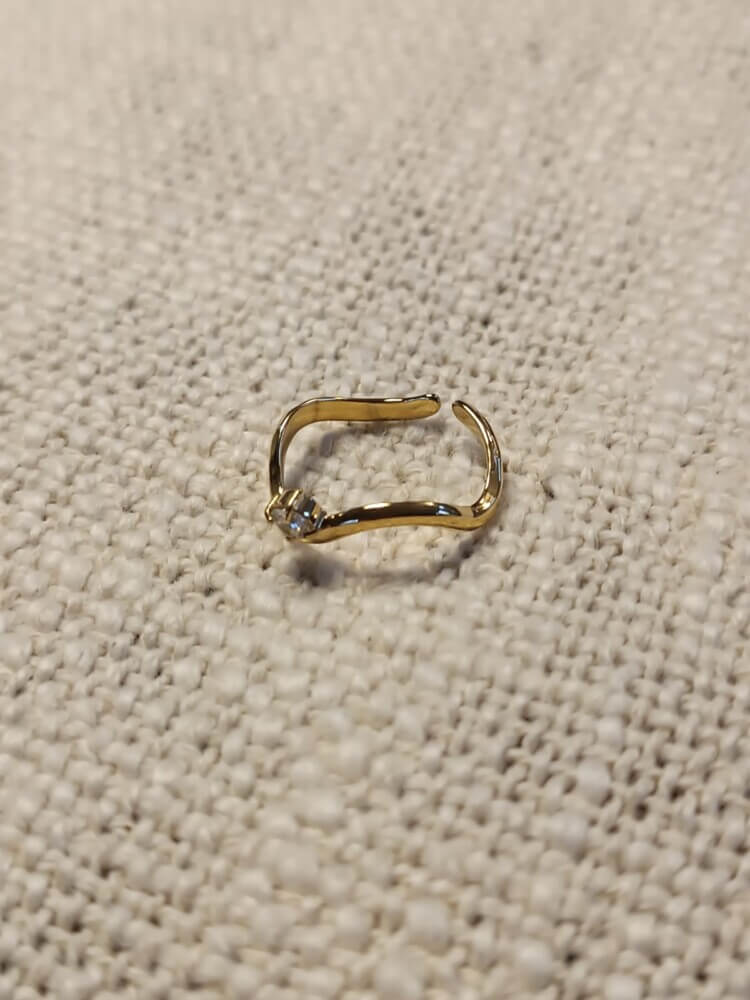 One strass ring