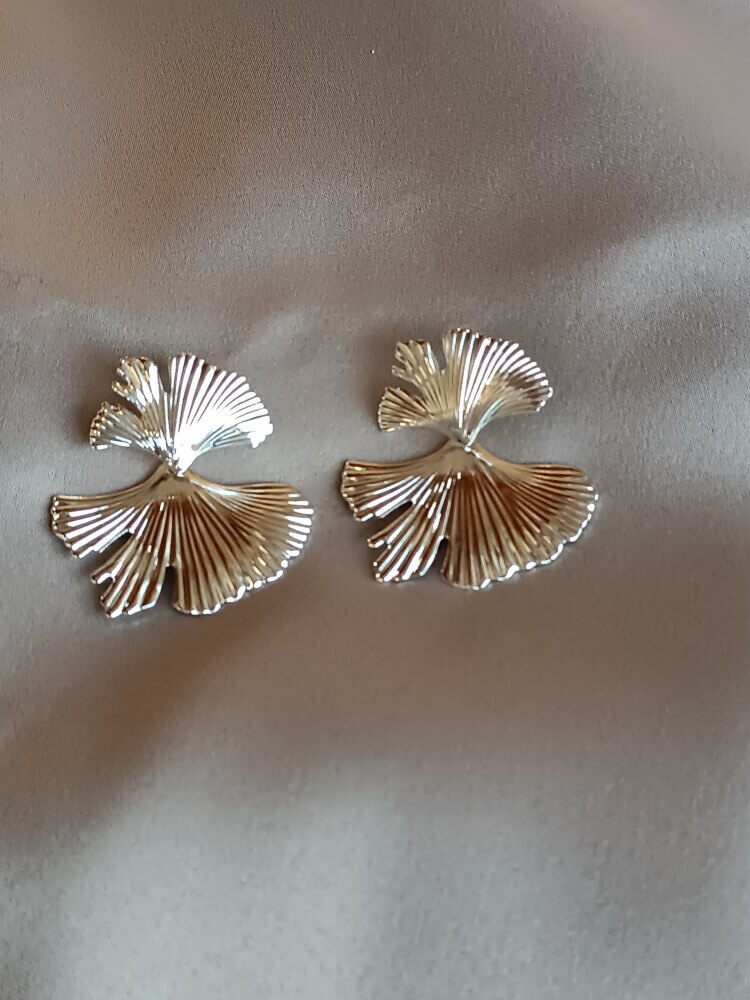 Iris earrings